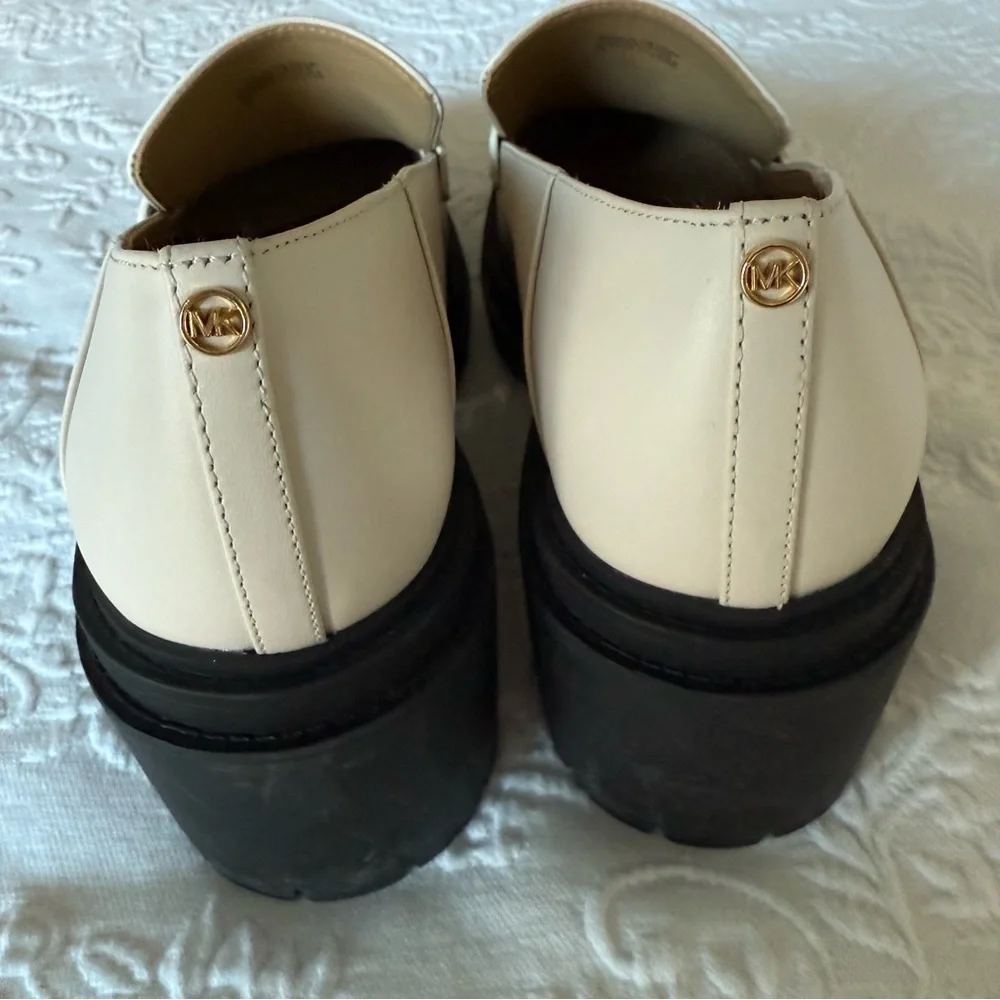 Michael Kors Leather Cream Rocco Heeled Loafer size 8 New condition.